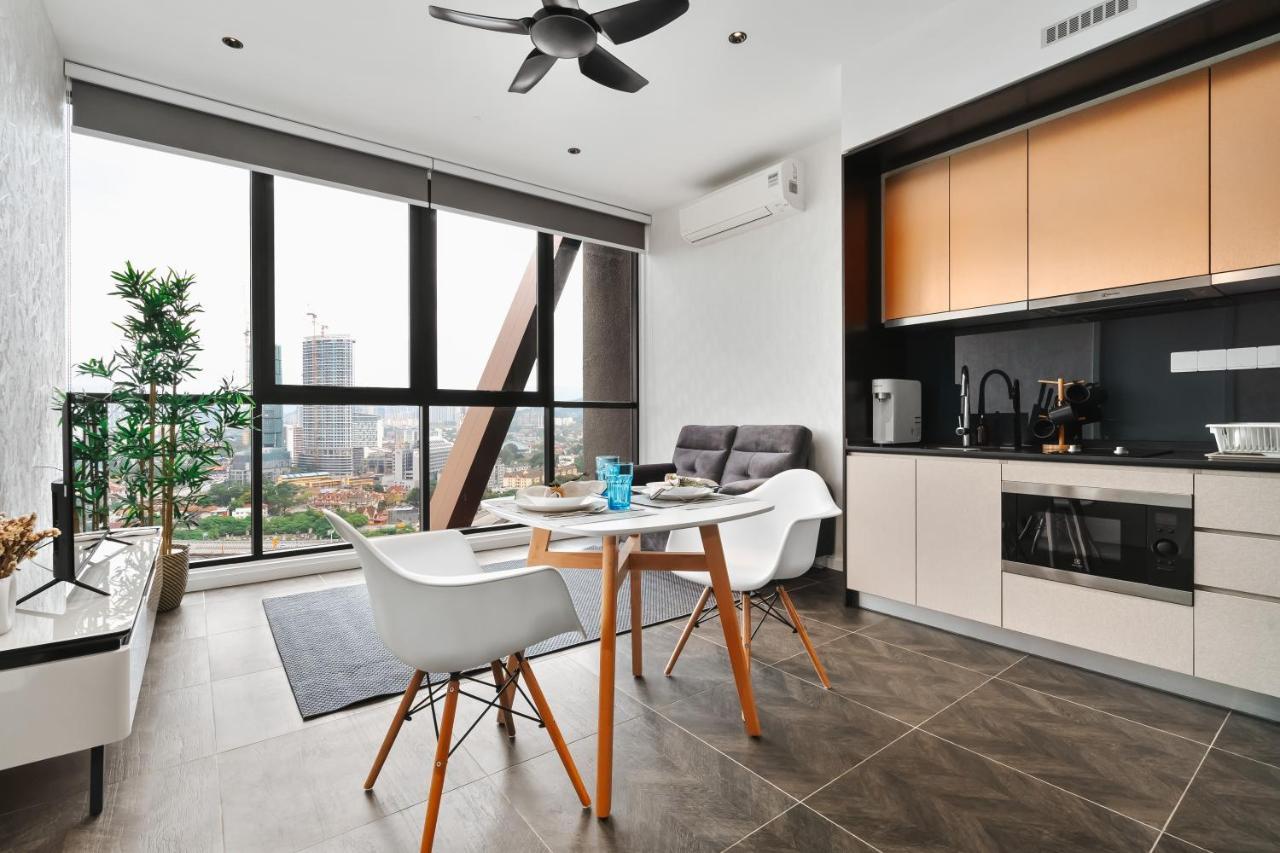 Scarletz Klcc Apartments By Soulasia Kuala Lumpur Extérieur photo