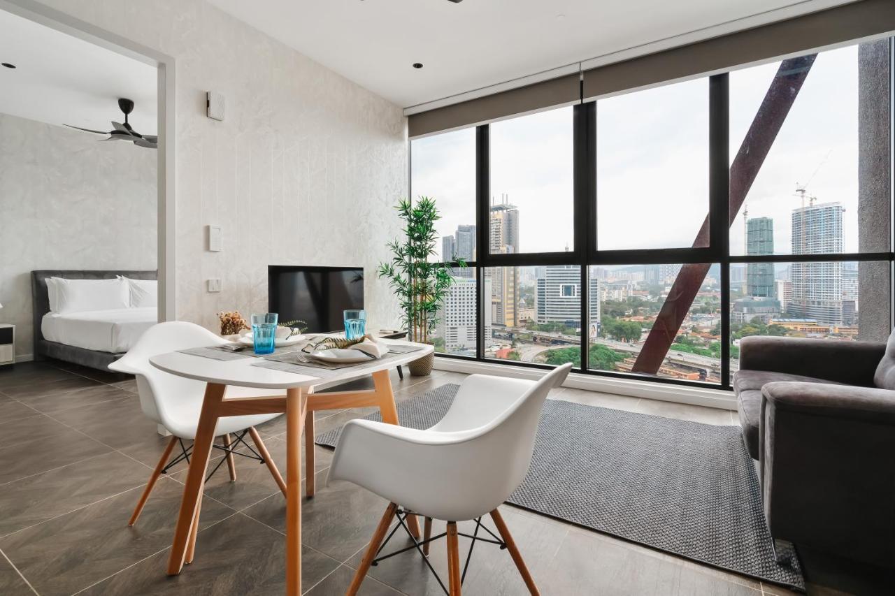 Scarletz Klcc Apartments By Soulasia Kuala Lumpur Extérieur photo