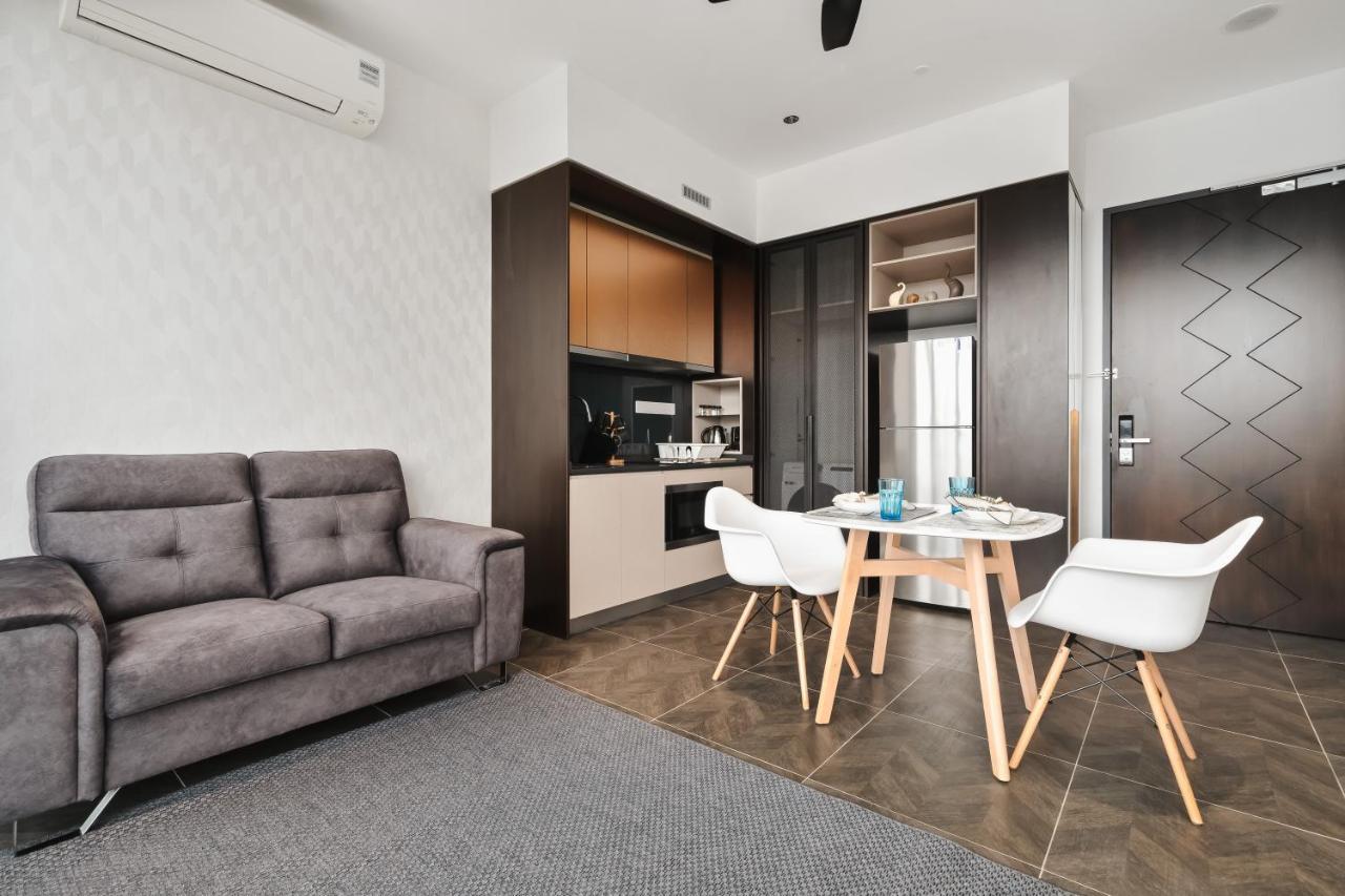 Scarletz Klcc Apartments By Soulasia Kuala Lumpur Extérieur photo