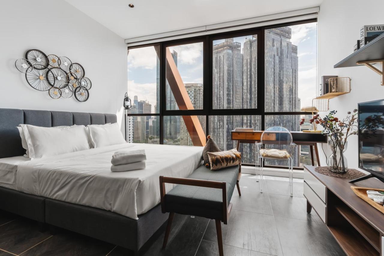 Scarletz Klcc Apartments By Soulasia Kuala Lumpur Extérieur photo