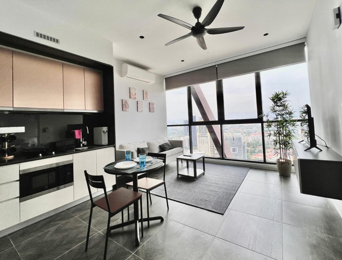 Scarletz Klcc Apartments By Soulasia Kuala Lumpur Extérieur photo