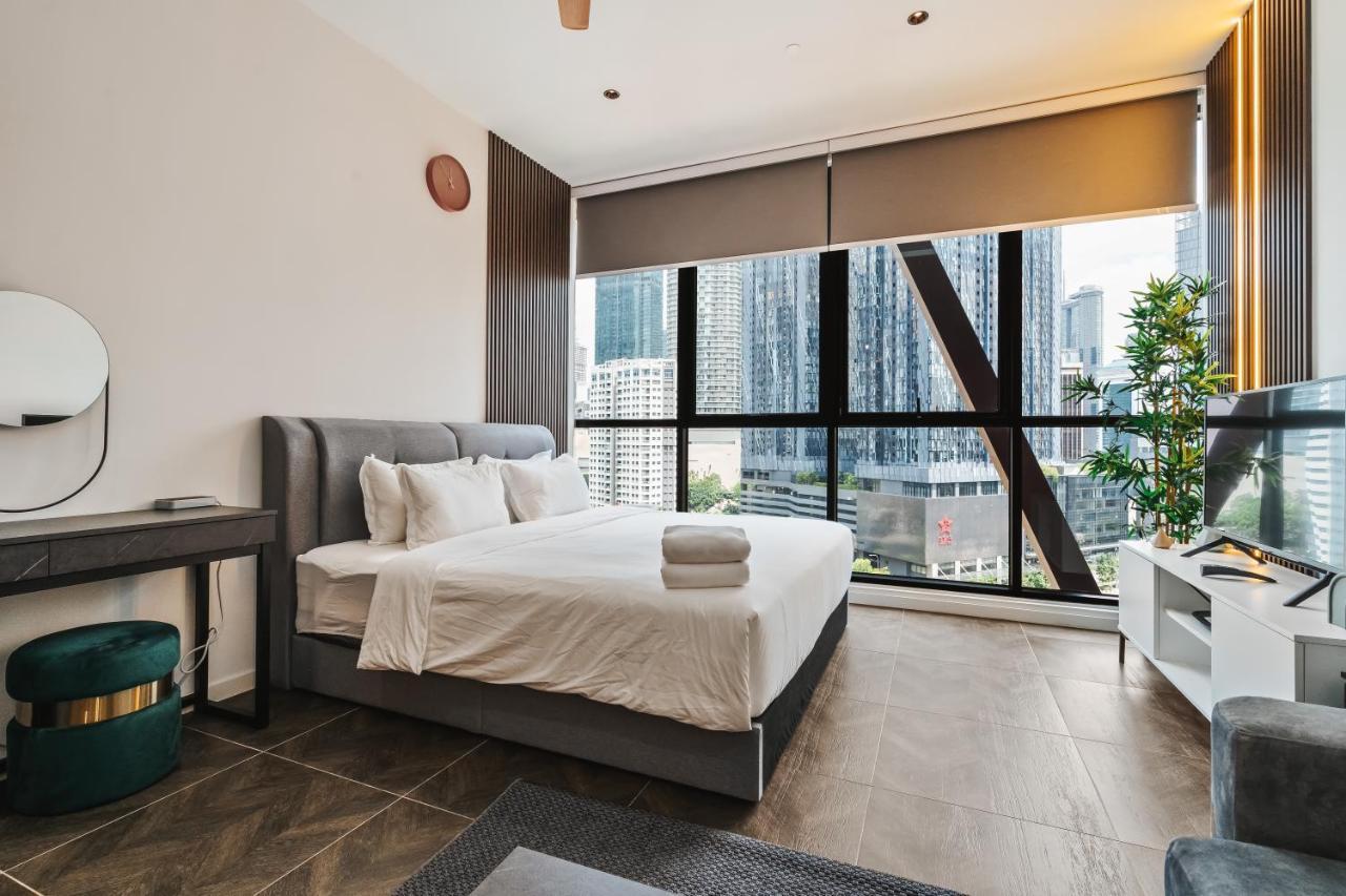 Scarletz Klcc Apartments By Soulasia Kuala Lumpur Extérieur photo