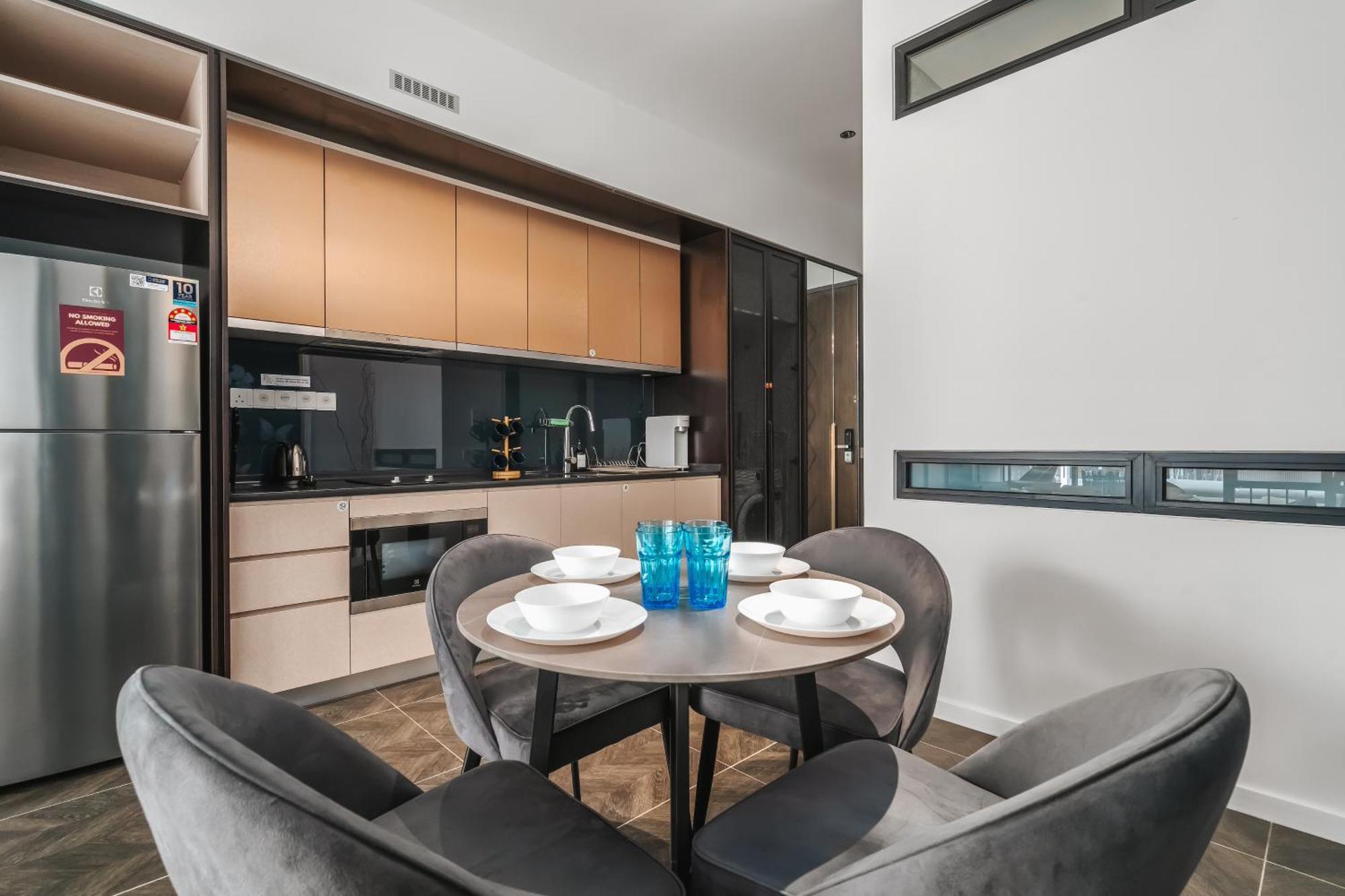 Scarletz Klcc Apartments By Soulasia Kuala Lumpur Extérieur photo