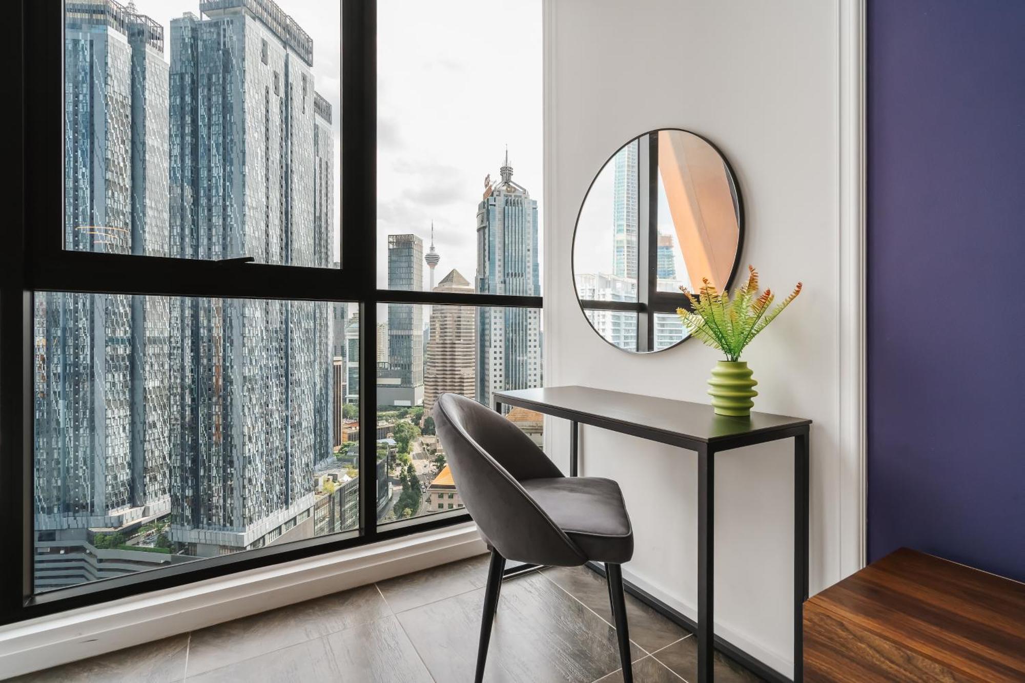 Scarletz Klcc Apartments By Soulasia Kuala Lumpur Extérieur photo
