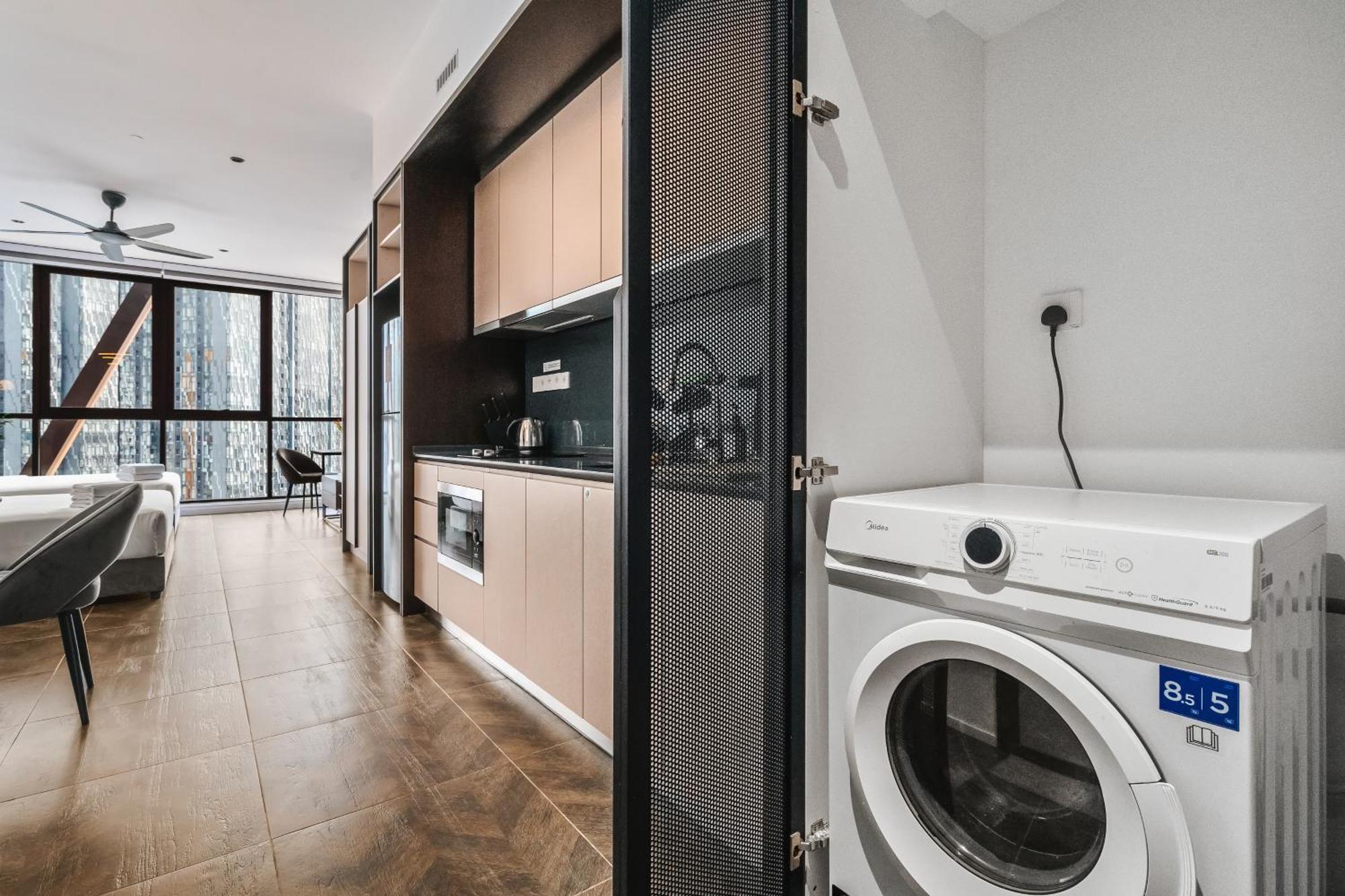 Scarletz Klcc Apartments By Soulasia Kuala Lumpur Extérieur photo