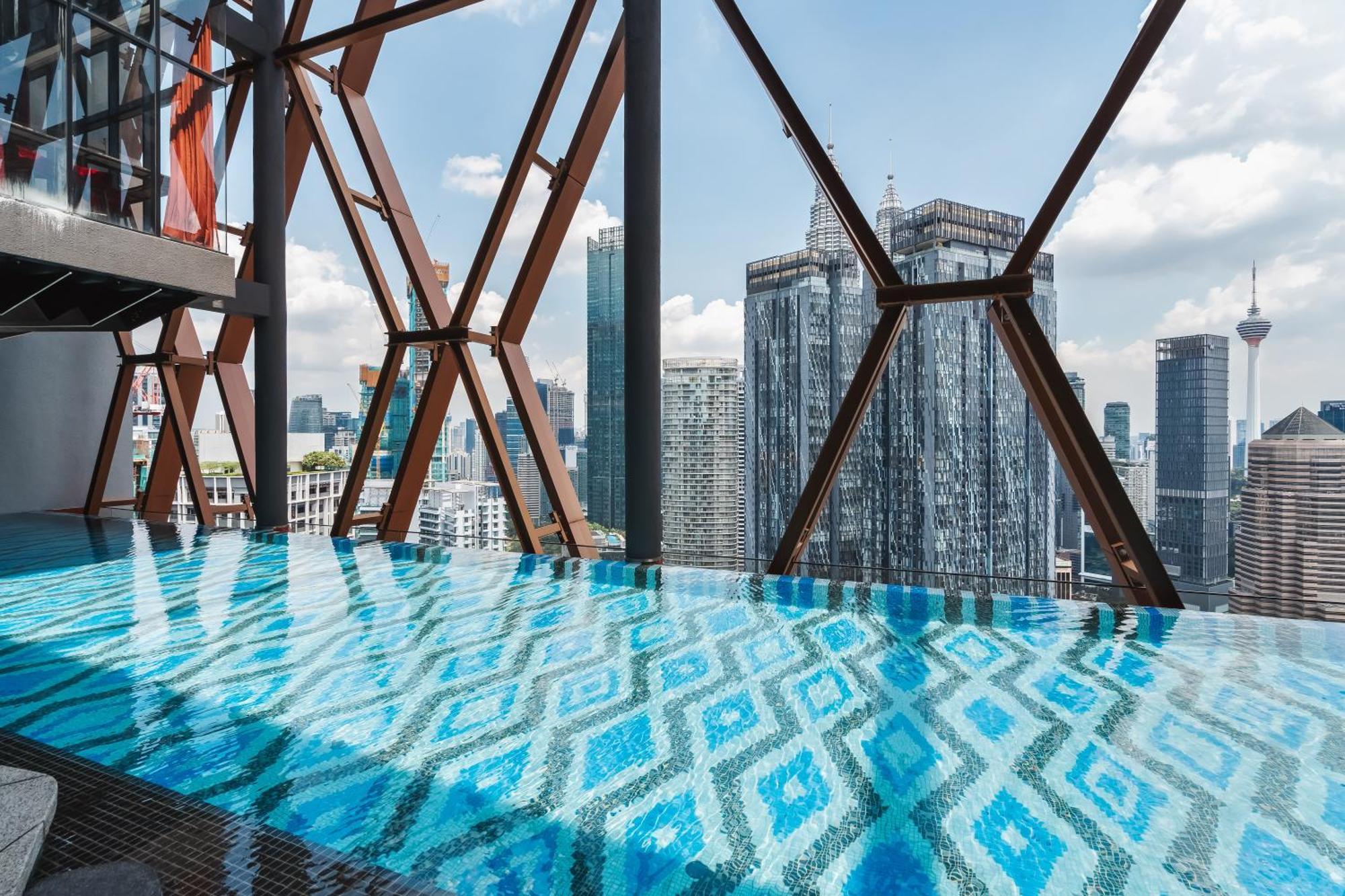 Scarletz Klcc Apartments By Soulasia Kuala Lumpur Extérieur photo
